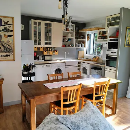 Appartement Grand 3 Pieces, Terrasse Au Sud Et A 80m