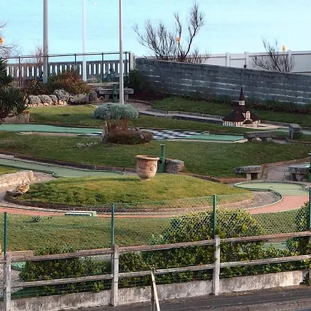 Grand 3 Pieces, Terrasse Au Sud Et A 80m *